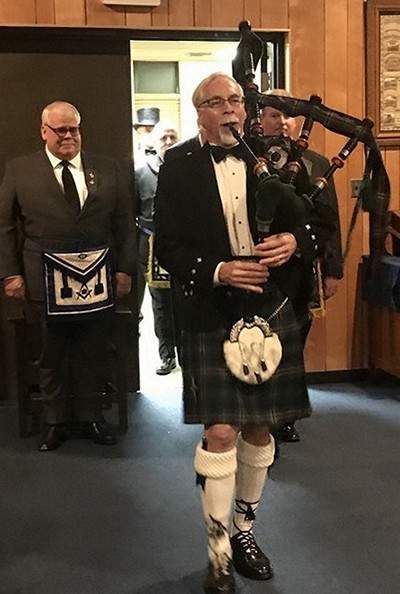 Piping in the Tecumseh Masons